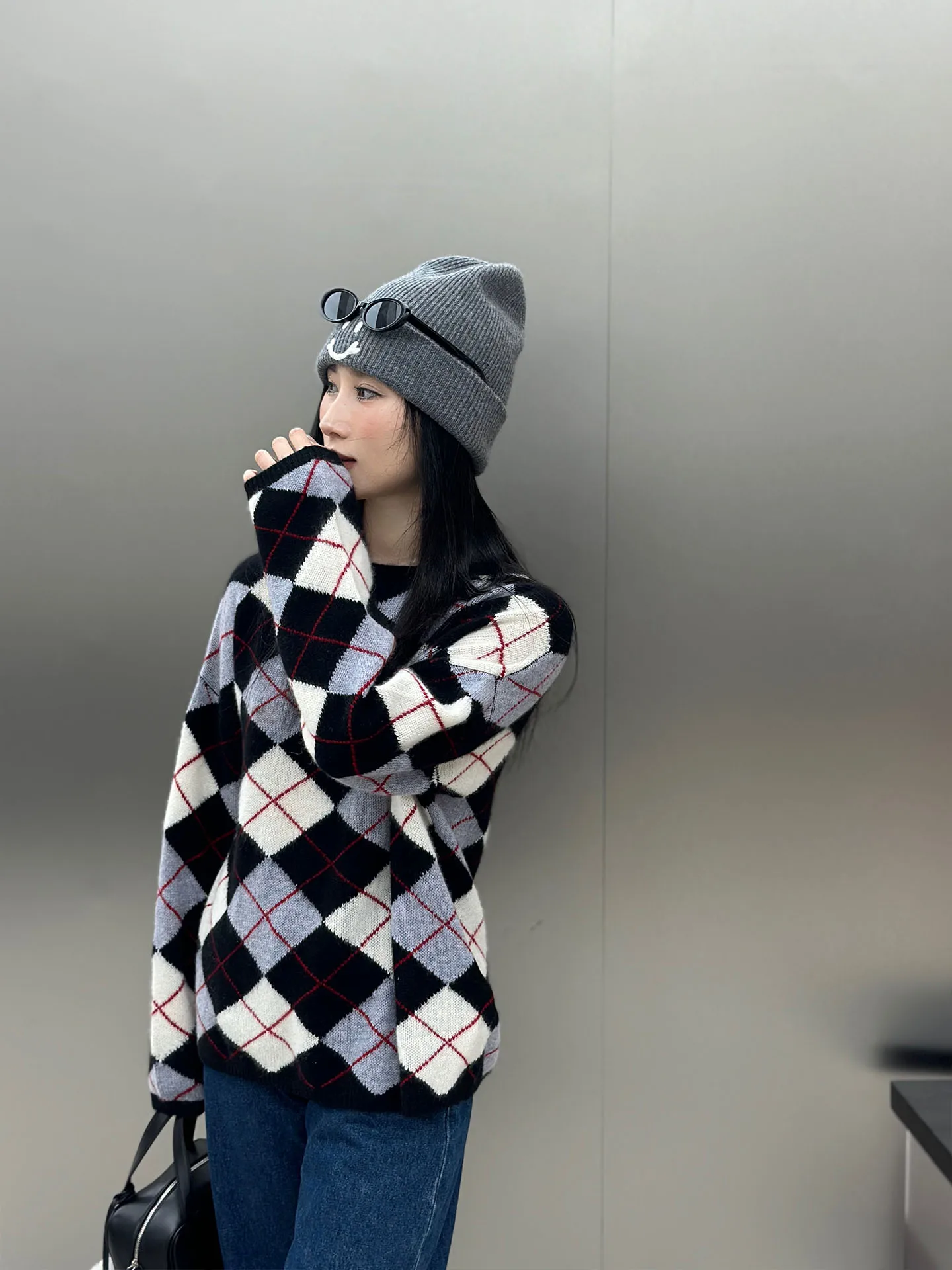 

Soft Skin-friendly Camere Knitwear round Ne Casual Leisure Diamond Pattern Color Colion Tee-piece Paper Series Women...