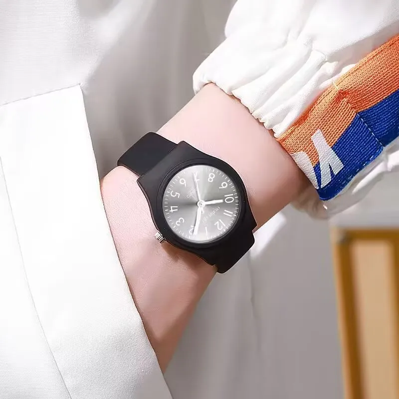 

Часы Маленькие ярких цветов, модные цифровые силиконовые кварцевые женские часы, детские часы