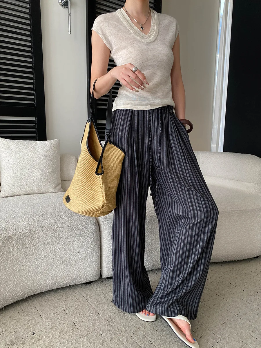 Sommerliche gestreifte, locker sitzende Freizeithose mit hoher Taille für Damen – Detail 4