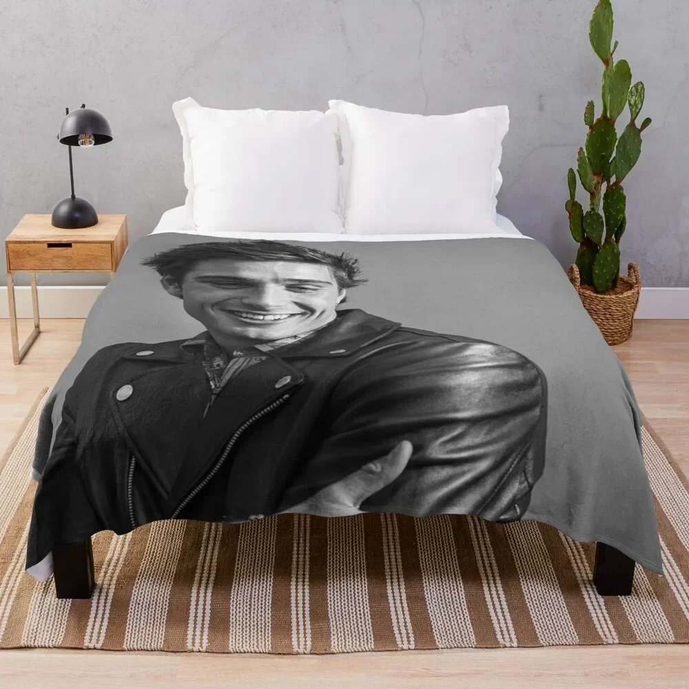 

Jacob Elordi Throw Blanket Cozy Microfiber Throw Blanket for Home Bedroom