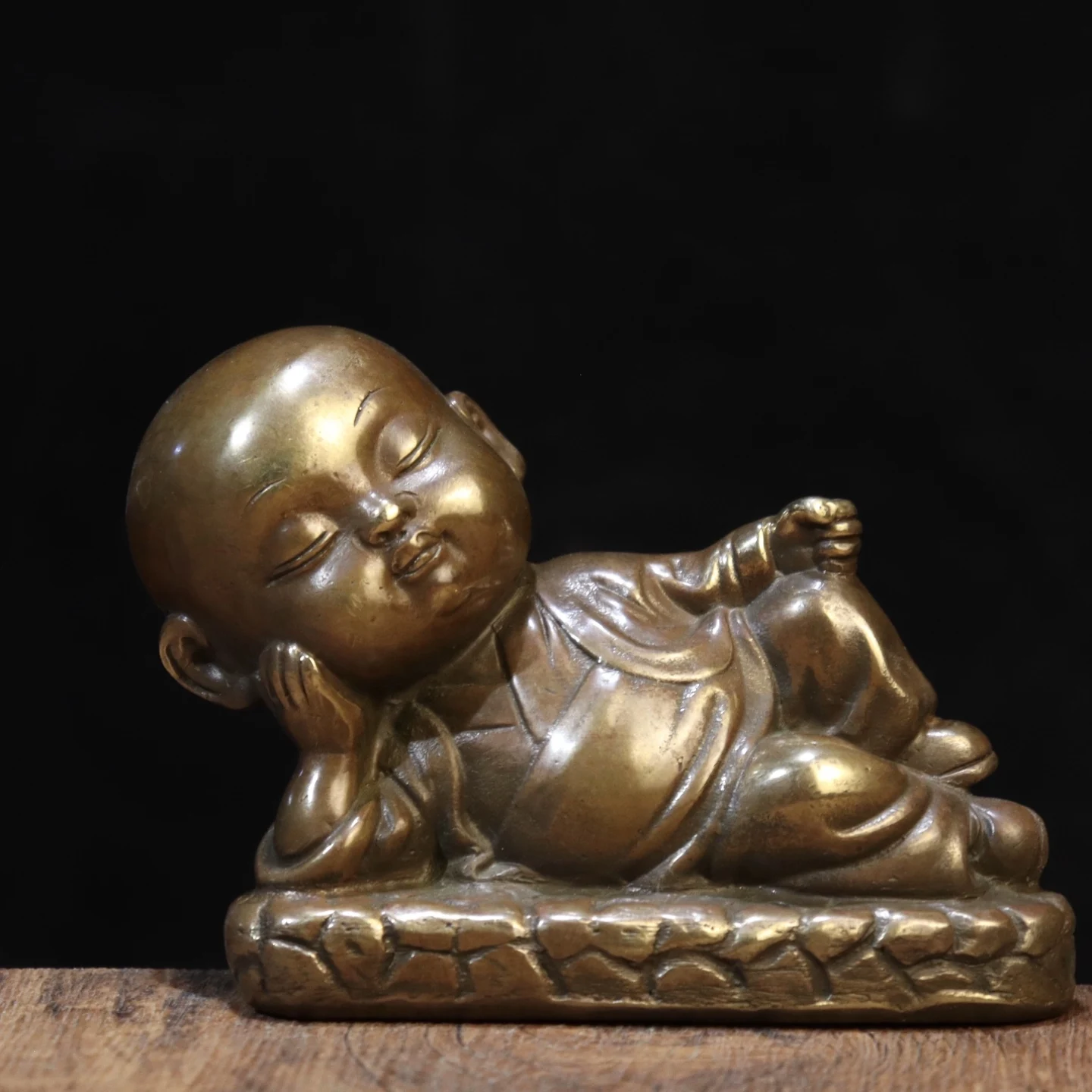 Old Brass Statue of Little Monk Shami Sleeping Buddha Shang Youran enjoys lying down peacefully Ornaments Town house