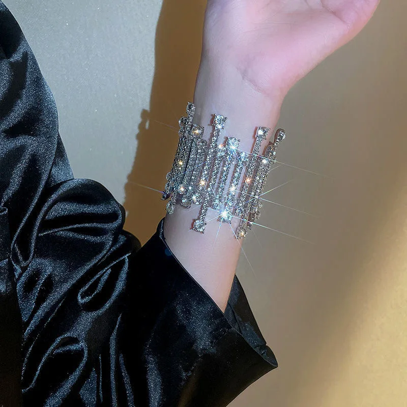 

Fashion Geometric Rhinestone Bracelet for Women Adjustable Bracelets Party Jewelry Gift Charm Bridal Wedding Hand Bracelet Chain
