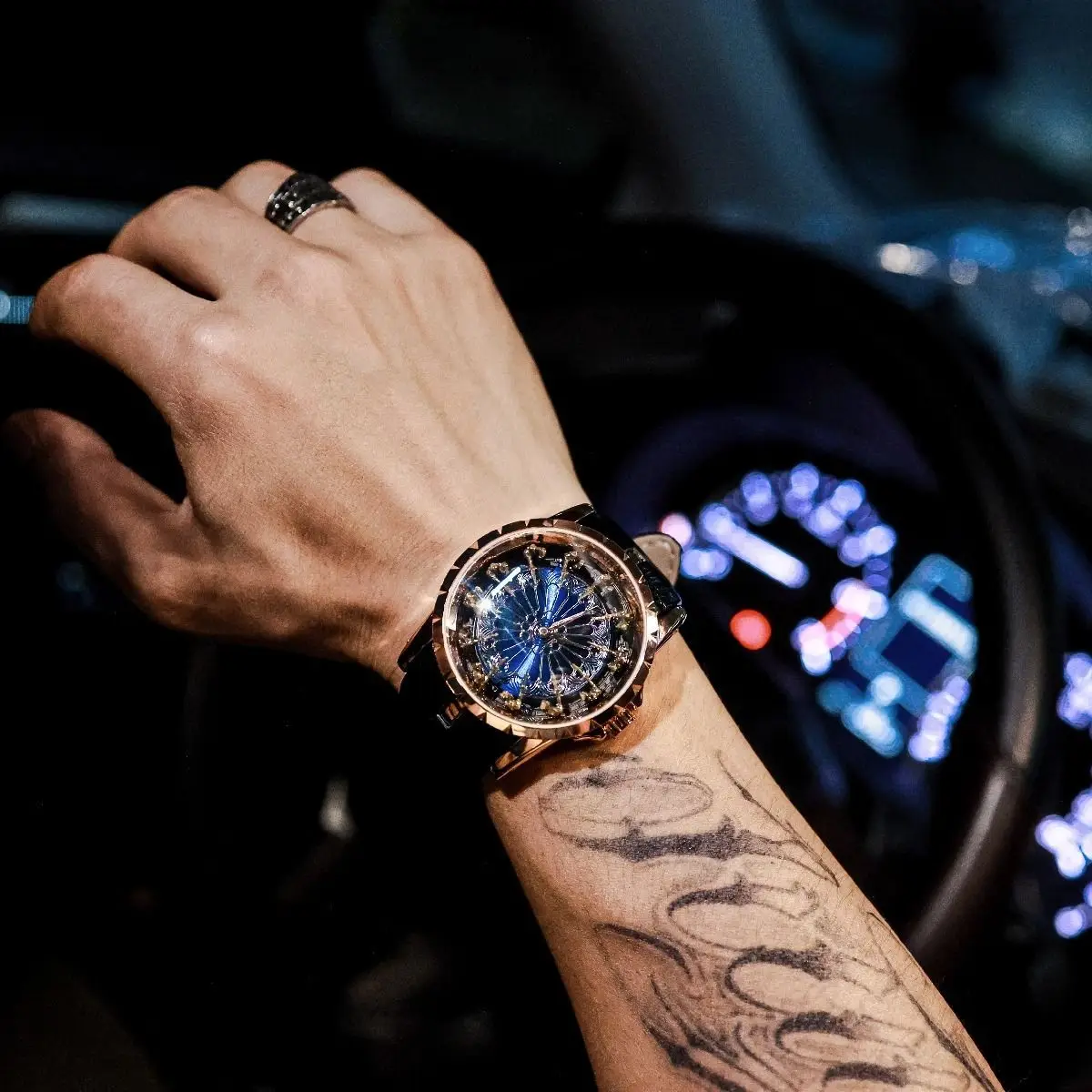 موضة جديدة ساعة كوارتز رجالية رياضية عصرية ساعة رجالية فاخرة شخصية رجل ساعة كبيرة الطلب ساعات المعصم الرجال