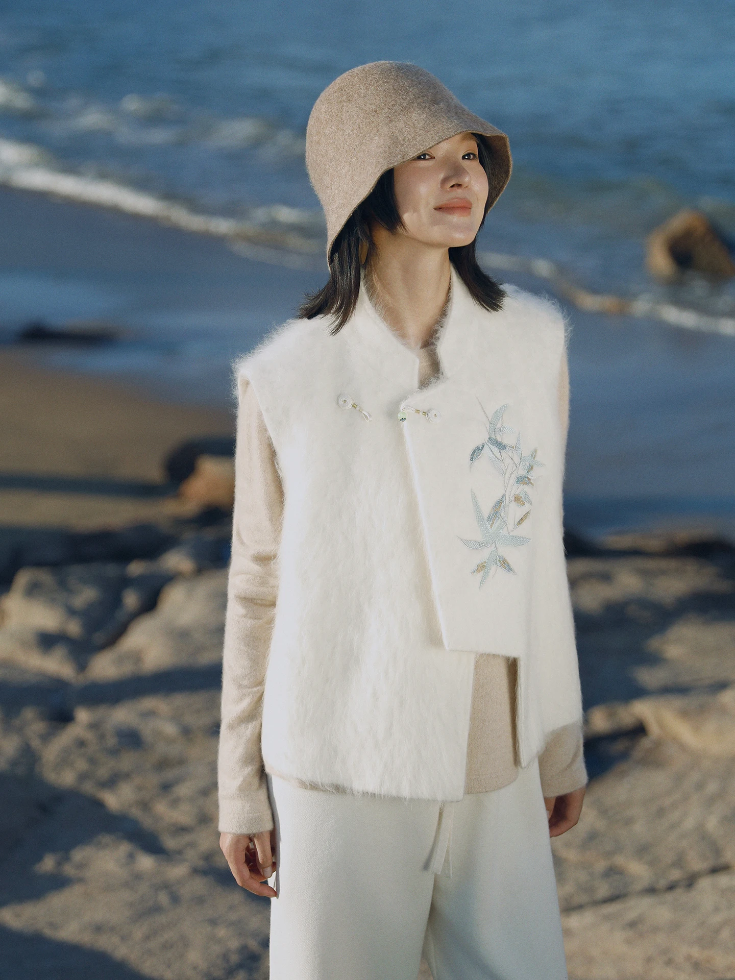 

Handmade Velvet Floing ort Jaet Vest 2025 Autumn New Sle Commute Sle Stand Collar Single Button Plant Floral Pattern