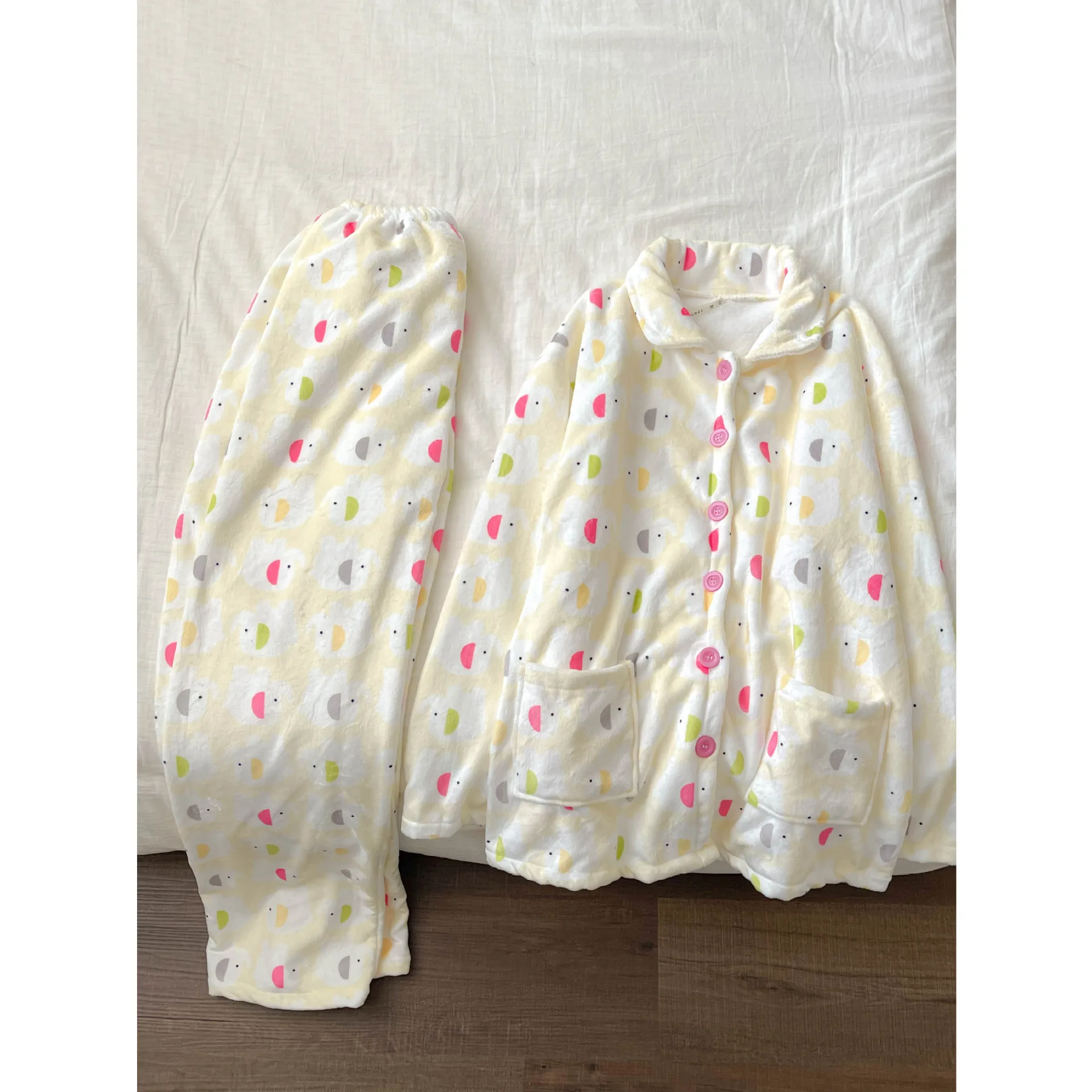 

Милый комплект женских брюк из кораллового флиса с длинными рукавами, зима 2026, повседневная домашняя одежда, толстая флисовая подкладка, можно носить, верхняя одежда, пижамный комплект