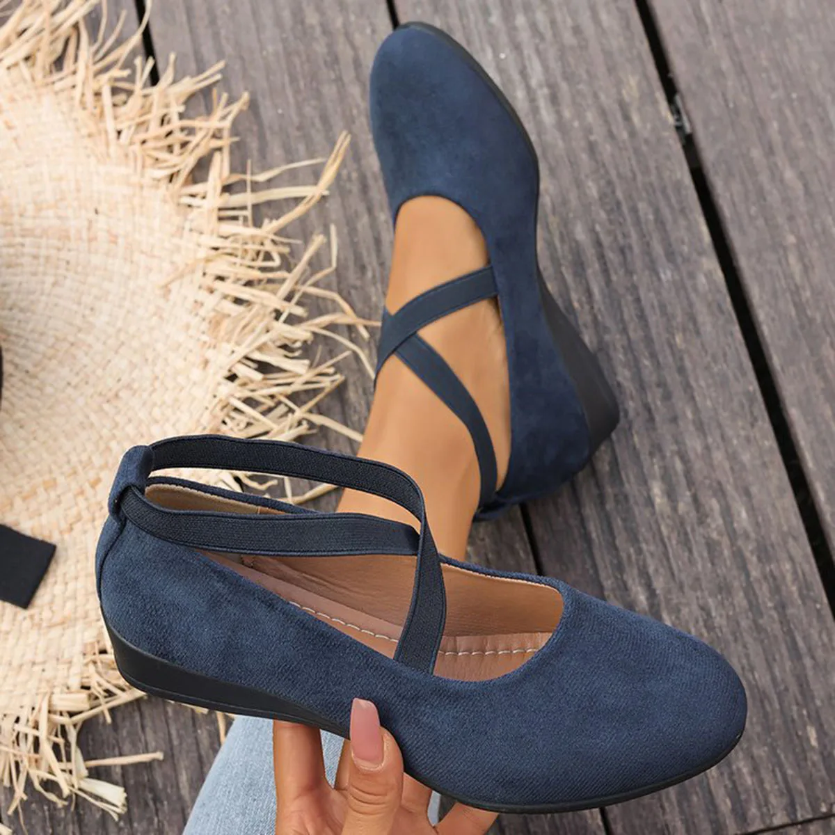 Women's Loafers with Cross-Strap Wedge Heel and Roman Retro Style High-Quality Plus-Size Solid-Color Casual Shoes for Ladies
