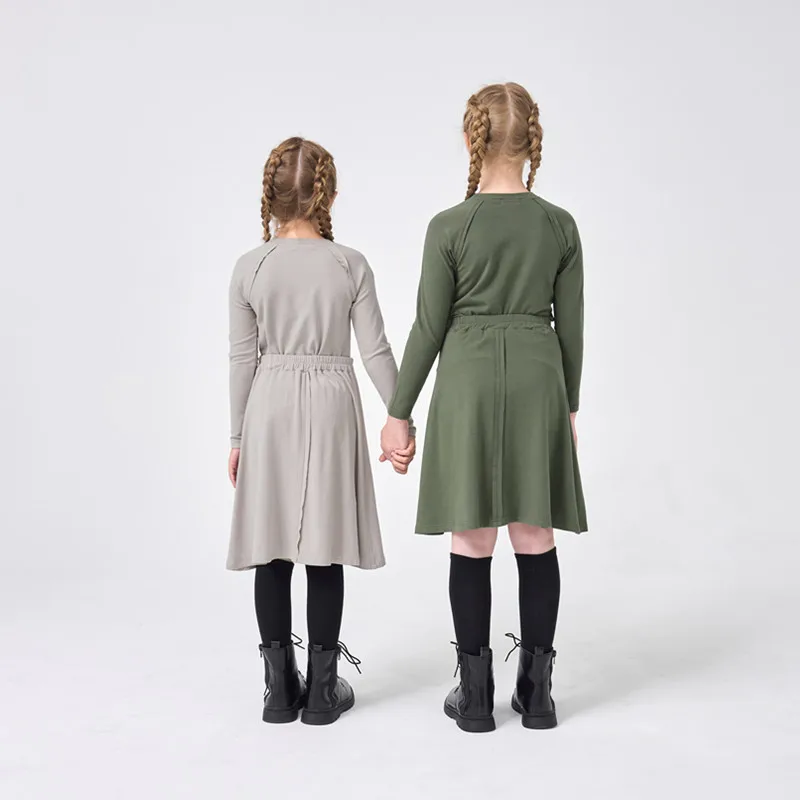 Collezione modale con fibbia AP per bambini, ragazzi e ragazze, maglietta aderente autunno inverno con gonna tascabile, set coordinato per la famiglia, abbigliamento casual per bambini