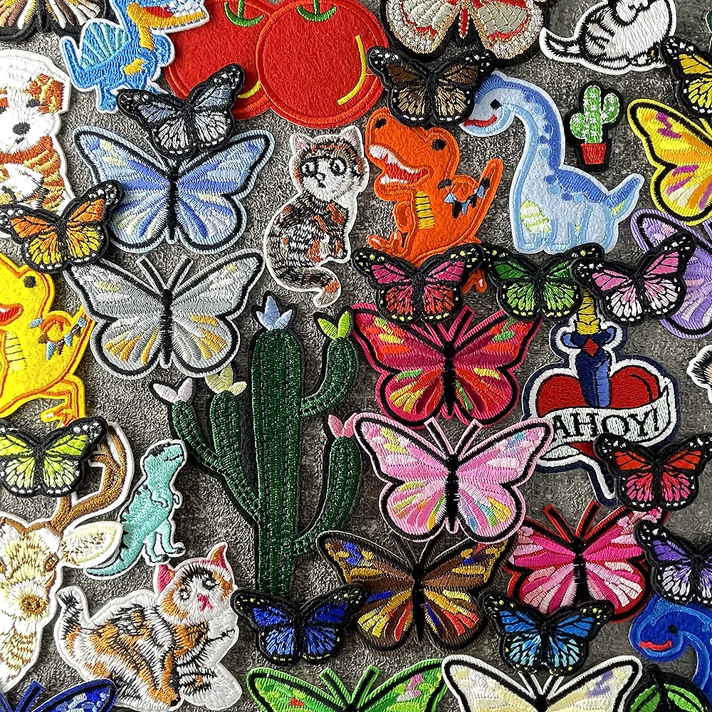 فراشة ديناصور الكرتون الحديد على بقع للملابس المطرزة الخياطة زين إصلاح الضرر الديكور تعديل التصحيح