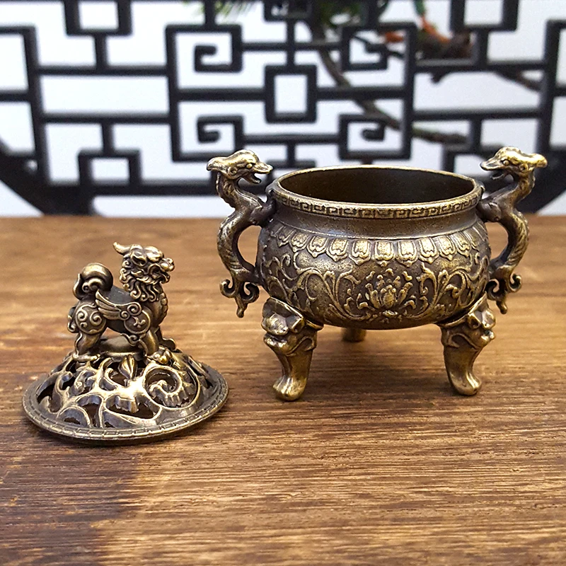 1PCS Kylin Incense Burner Aromatherapy Burner Mini Pixiu Carving Cauldron Craft Decoration Hollow Out Mini Sandalwood Censer