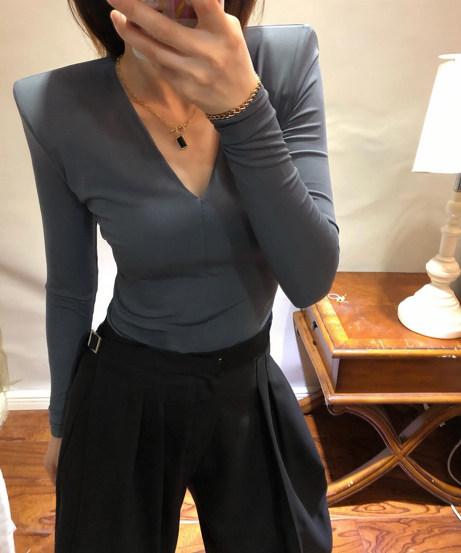 

Женская футболка High-lect Sensation с подкладкой из ацетата с V-образным вырезом и прямыми плечами Ay Bla Busin Casu...