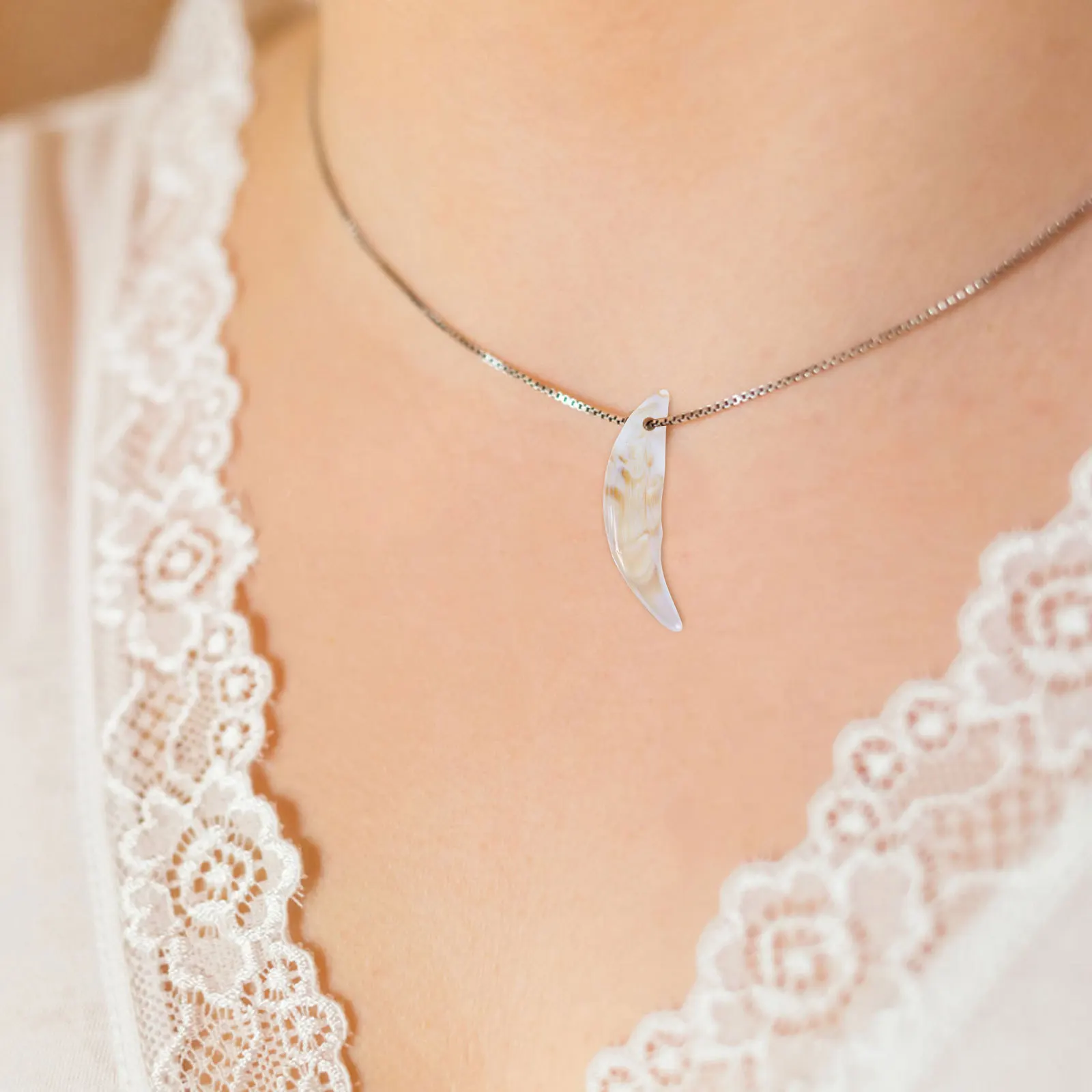 

50 Pcs Plastic Fang Pendant Necklaces DIY Jewelry Parts Wolf Crafting Tooth Making Supplies Accessory