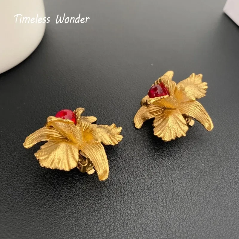 Timeless Wonder Retro 3D Geo Floral Clip on Earrings for Women Designer Jewelry Runway Rare Cute Gift Sweet Vintage 5152