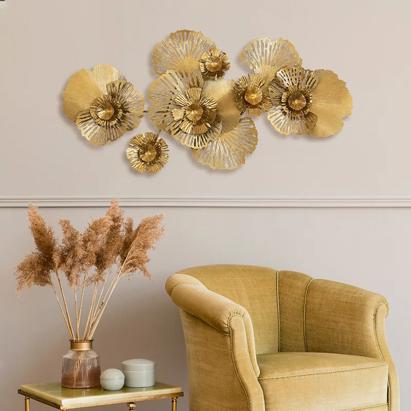

European-style Gold Iron Wall Hangings Luxury Hollow-Out Floral Decor for Clubs and Home Interiors Wall Decorations
