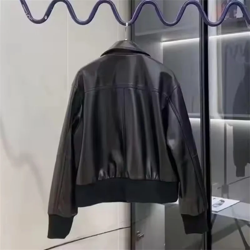 2026 ربيع الخريف الأسود بولي Leather سترة جلدية الإناث تصميم جديد تحسس معطف جلد المرأة مزاجه أبلى ملابس خارجية قصيرة الموضة