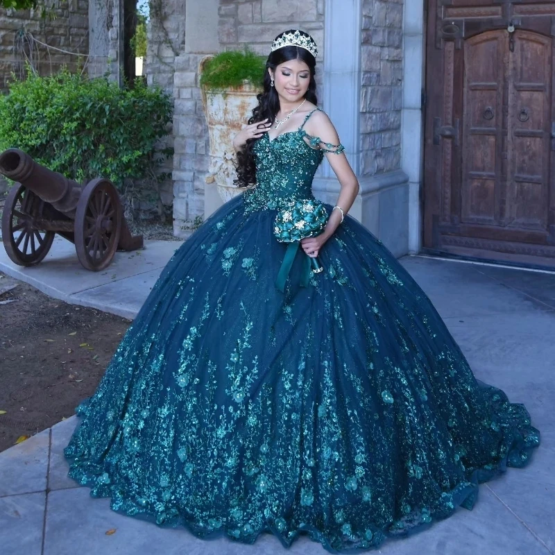 Vestido De baile De quinceañera con lentejuelas De cristal brillante verde, apliques De hombros descubiertos, corsé De encaje con cuentas