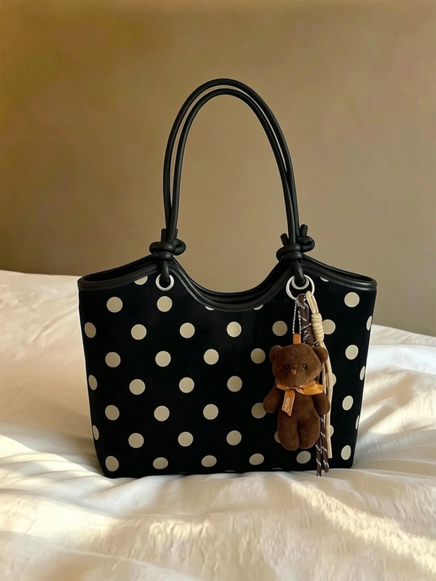 korean-style-polka-dot-bucket-bag-women's-2026-new-luxury-commuter-single-shoulder-tote-bag-soft-handbag-casual-pure-color