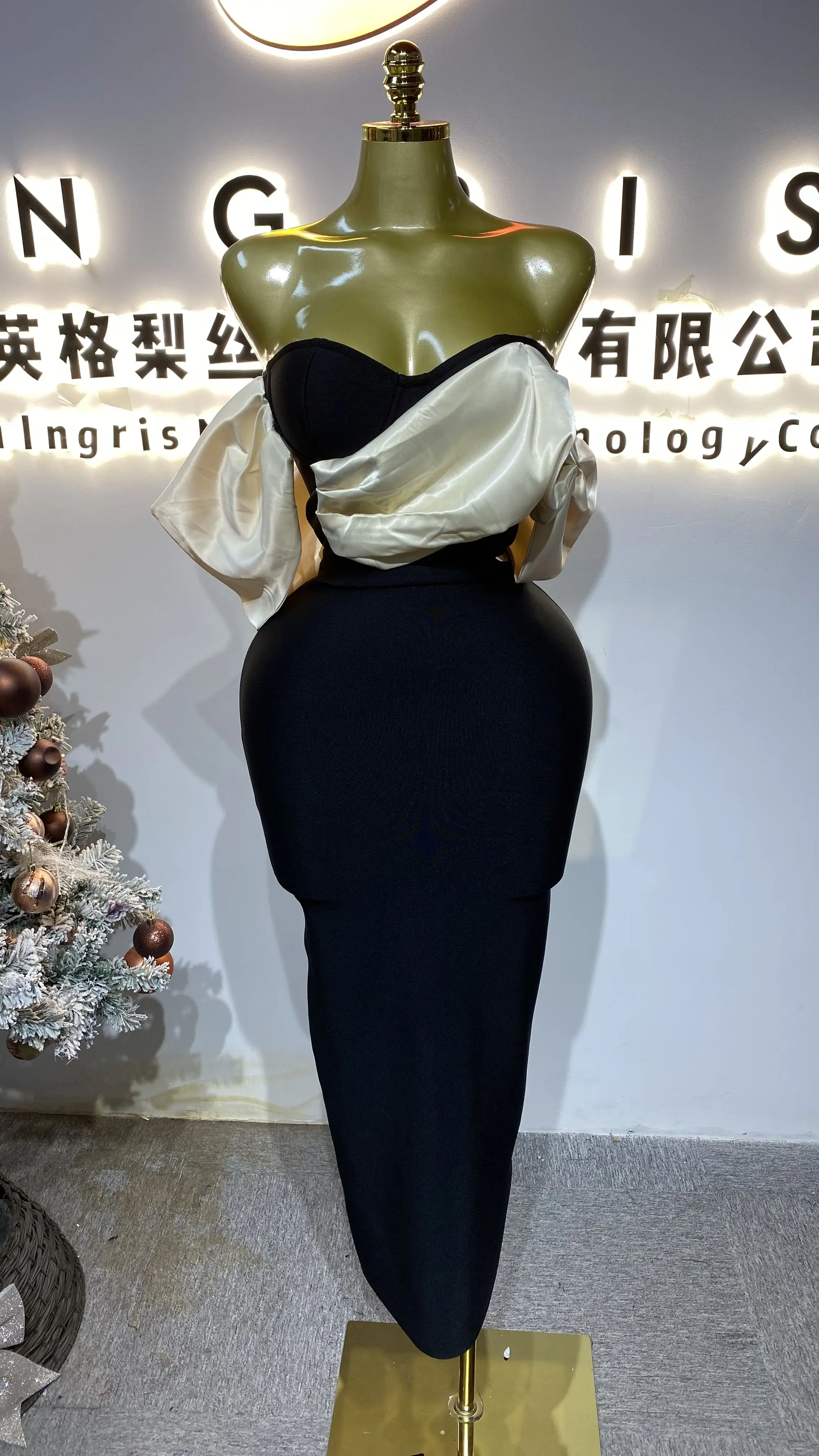 فستان مثير بدون ظهر بكتف واحد وأكمام قصيرة مع خصر مناسب وأشرطة على الورك - GZXX386 #1