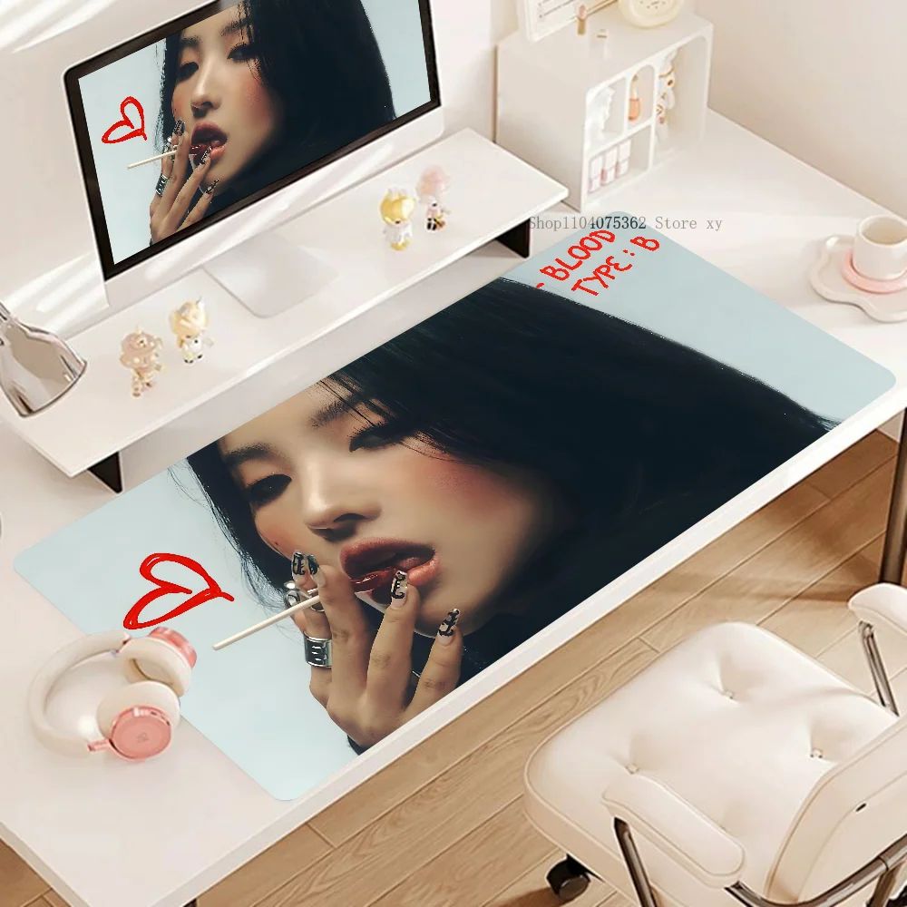 Kpop Korean Girl Group (G)I-DLE Jeon So-yeon Mousepad Desk Pad Gaming Accessories Prime Gaming XXL Keyboard Pad Stitched Pad