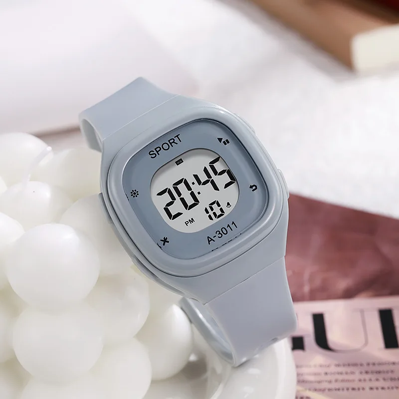 ساعة MAYZHISU LED الإلكترونية للرجال، ساعات رياضية رقمية للرجال، ساعة معصم رياضية مضيئة، ساعة منبه مقاومة للماء