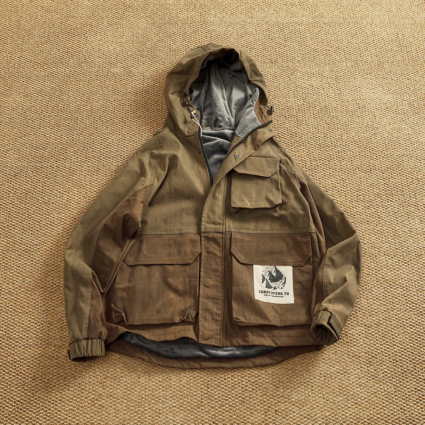 

2025 Winter New American Retro Hooded Silver Fox Wool Lining Padded Jacket Men's Fashion Loose Washed Leisure Warm Cargo Outwear