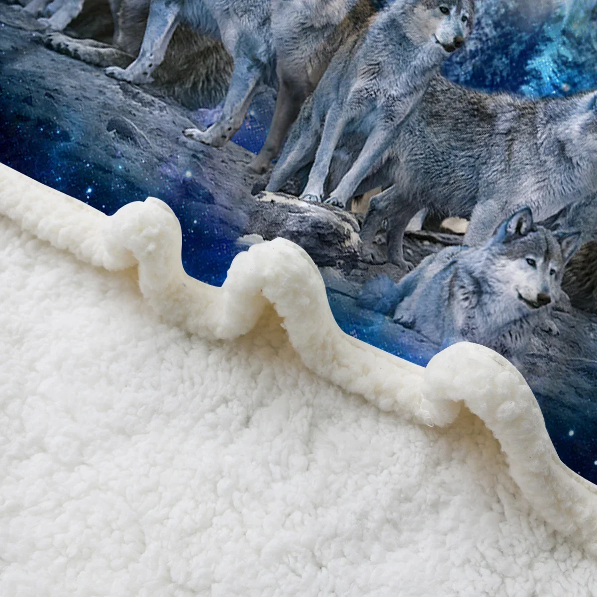 King Of Wolves Throw Blanket Printed Blanket Super Soft Sherpa Blanket for Couch Sofa Bed