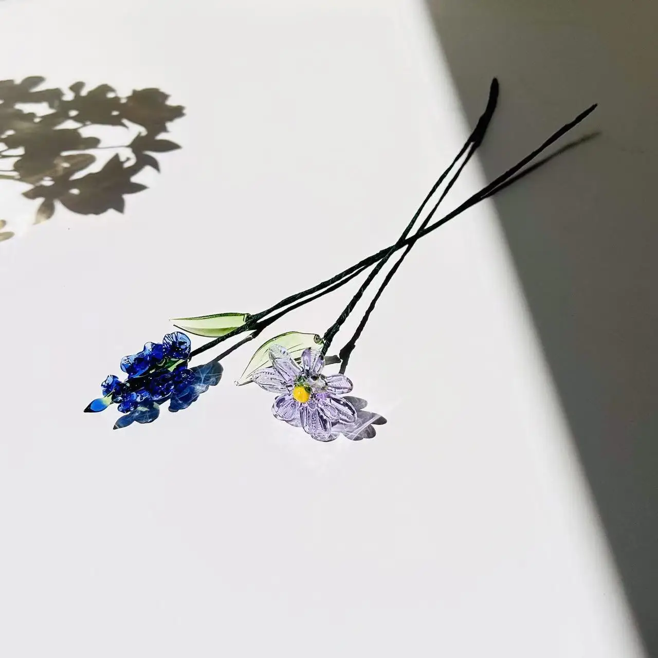 Handmade Glass Flower Iron Wire Simulation Hyacinth Rose Clematis Glass Leaves Desktop Ornament Good Mood Retro Home Decoration