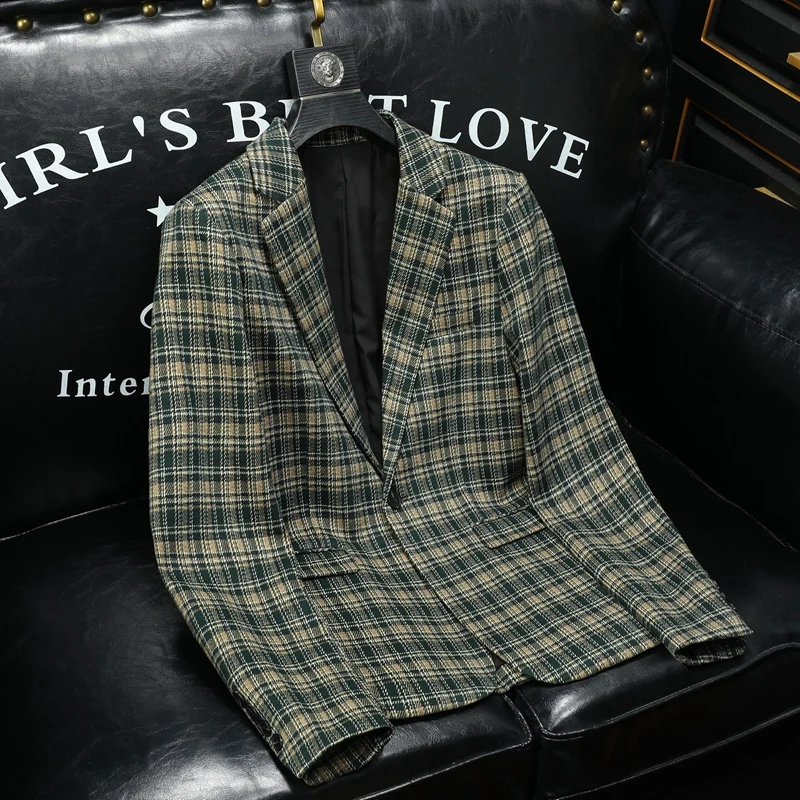 

Casual Fashionable Men's Plaid Suit Jacket Standard Fit Long Sleeve Four Button Closure round Hemline Single Slit Design