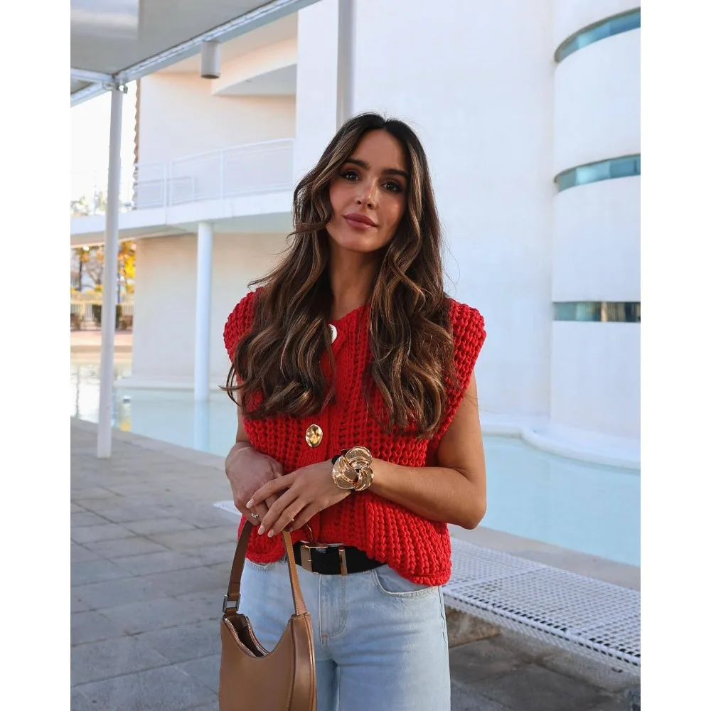 

Spring and Autumn New Women's European and American Style Pocket Sleeveless Short Knitted Cardigan Vest Shirt