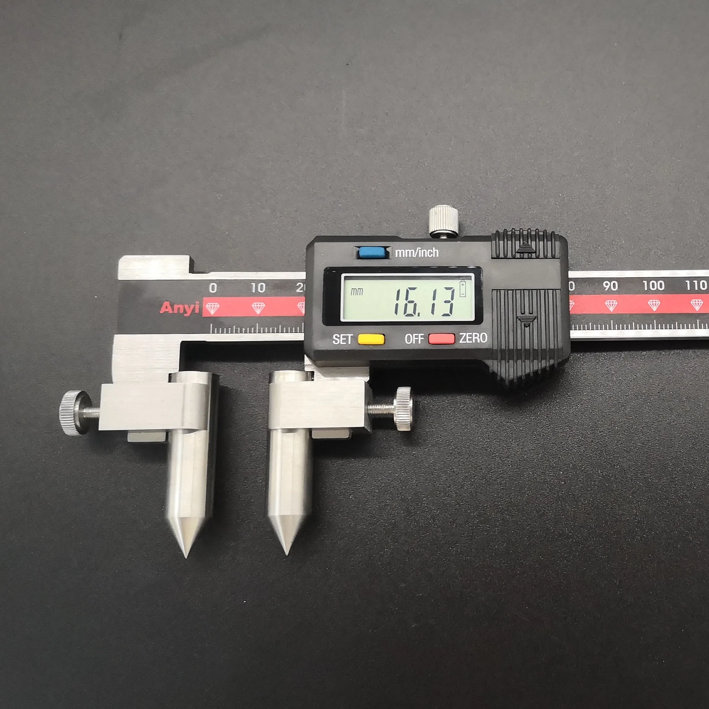 Center distance digital caliper with precise wear resistance and high hardness 300mm