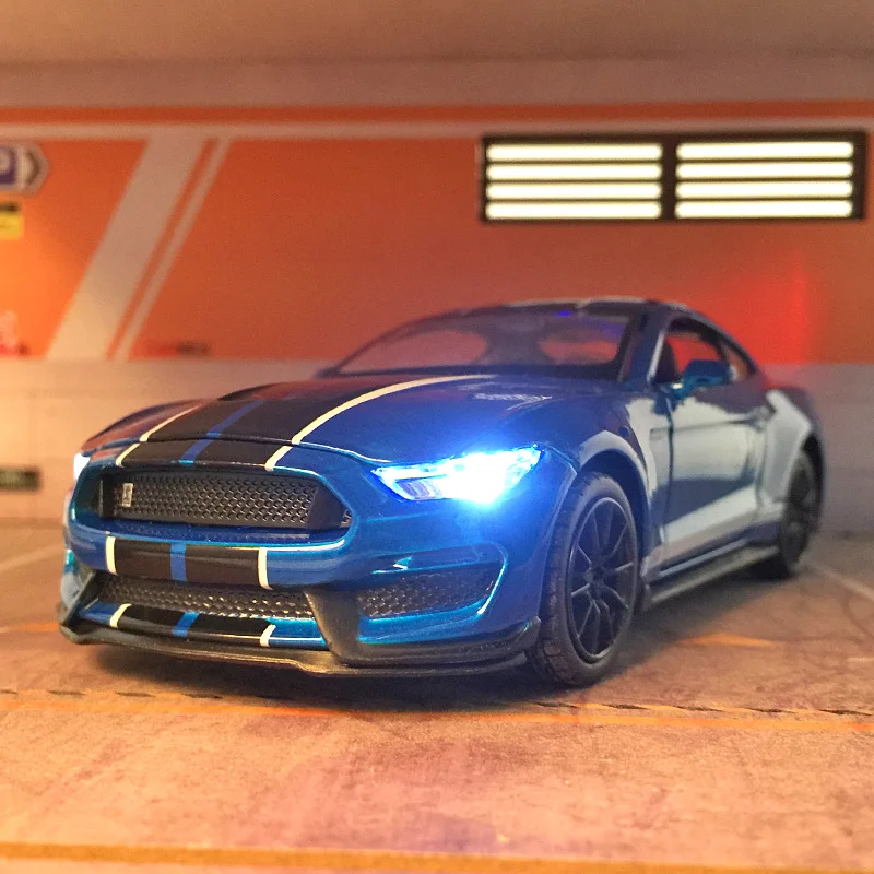 

1:32 Ford Shelby gt350 супер модель спортивного автомобиля из сплава, коллекция украшений для автомобилей, багажник дверей и капота, можно открыть, богатые детали