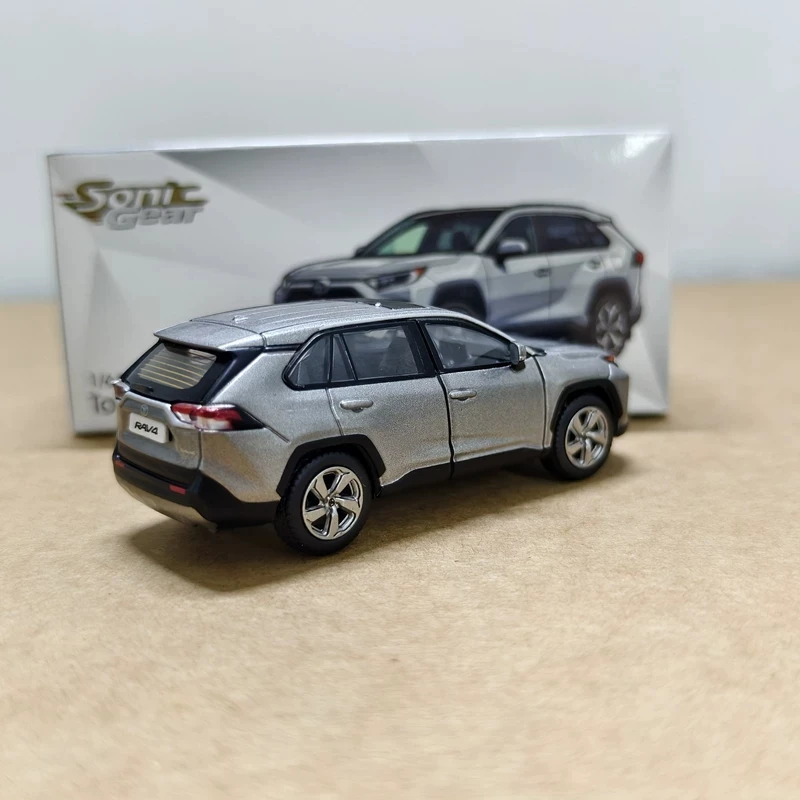 1:64 RAV4 Alloy Compact SUV Car Model Simulation Diecast Metal Off-road Vehicles Car Model Collection Childrens Gifts Decoration
