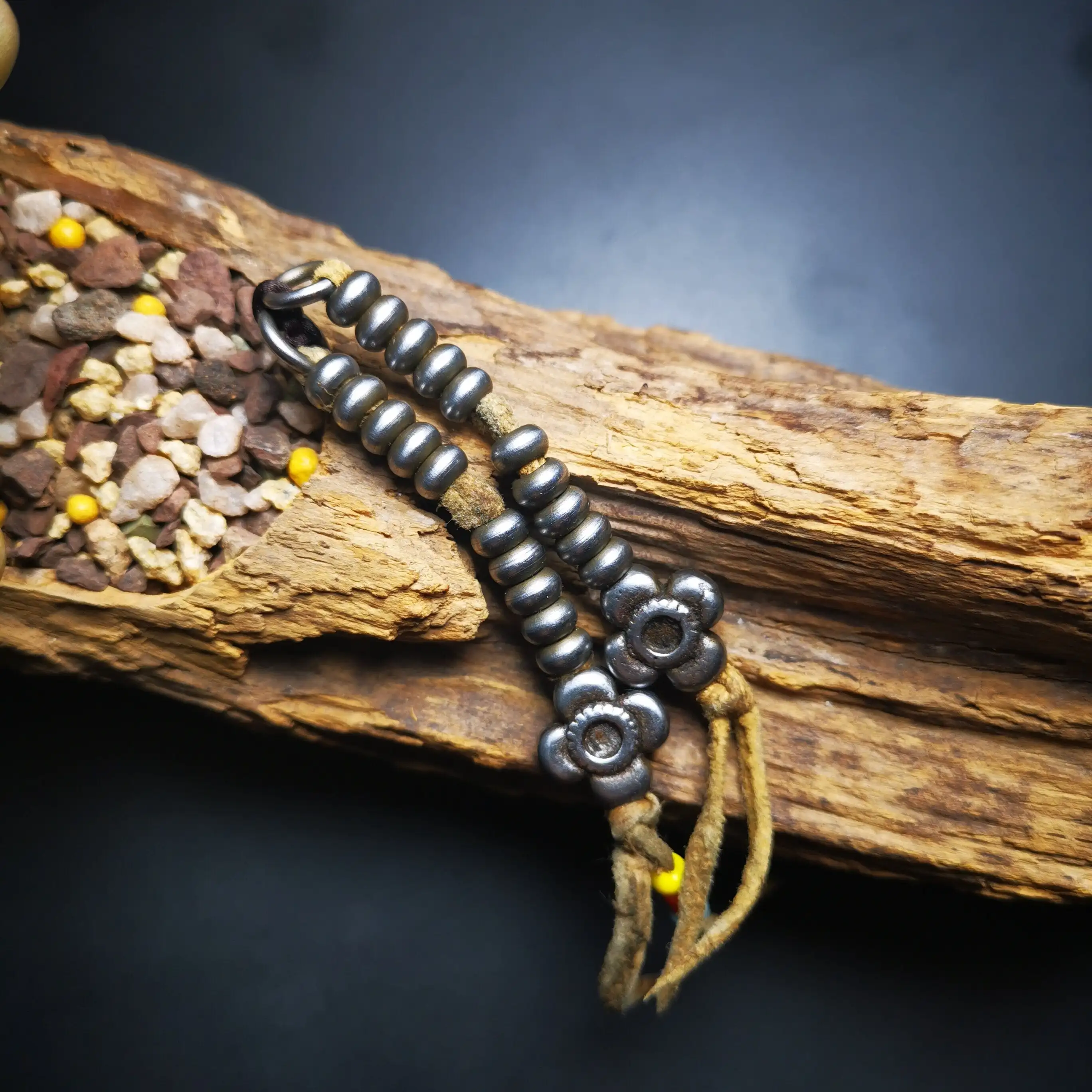 Gandhanra Handmade Tibetan Buddhist Mala Counters,Prayer Bead Counters,with Flower Pendant,Made of  Cold Iron