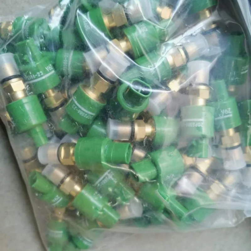 20PS586-23 4380677   مستشعر مفتاح الضغط لأجزاء مستشعر هيتاشي EX200-5 أجزاء الحفارة