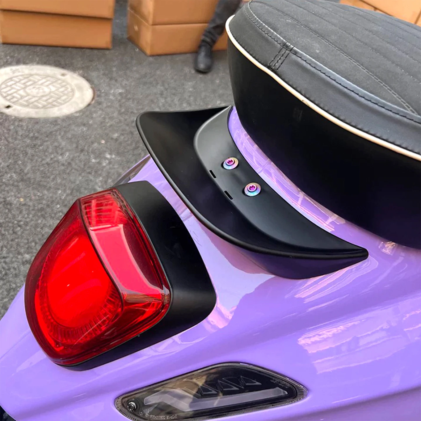 For GTS300 Empennage Diversion Rear Wing 2014-2025 GTV300 Rear Spoiler Wing New Model Primavera 150 Sprint 150 Competitive Tail