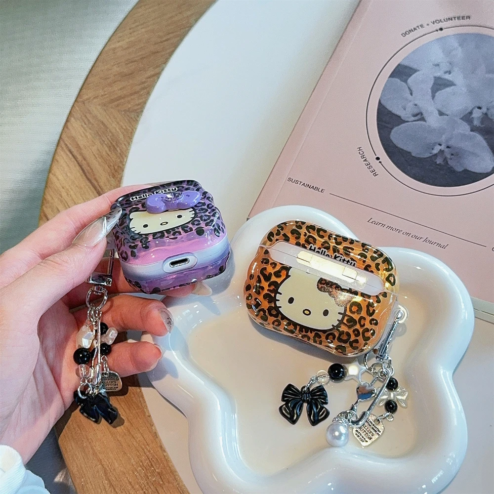 3D süße Sanrio Hello Kitty Leopardenmuster Schleife Kopfhörerhülle für Airpods 4 2 3 1 Pro 2, kabellose Bluetooth-Headset-Schutzhülle
