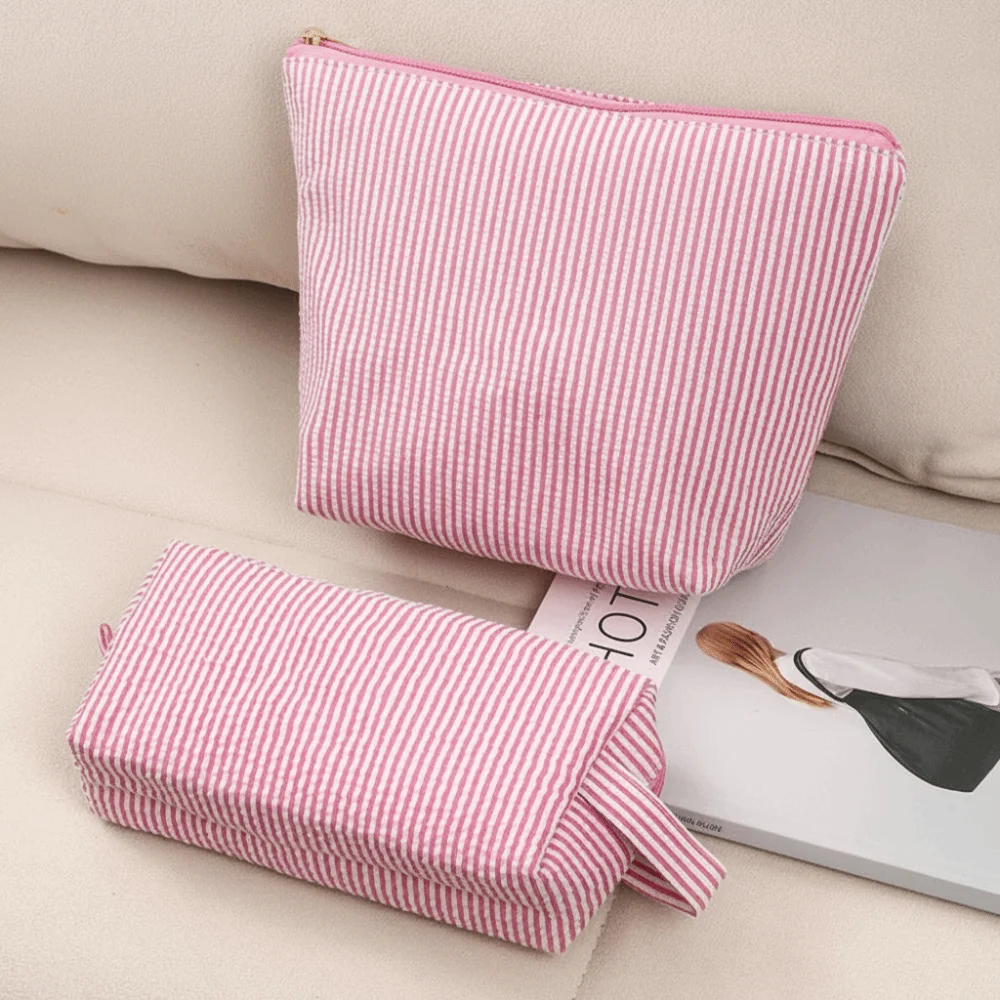 مجموعة مكونة من قطعتين من حقائب مستحضرات التجميل بتصميم مخطط لتخزين المكياج وحقيبة أدوات الزينة المحمولة وحقيبة يد ذات سعة كبيرة للتخزين