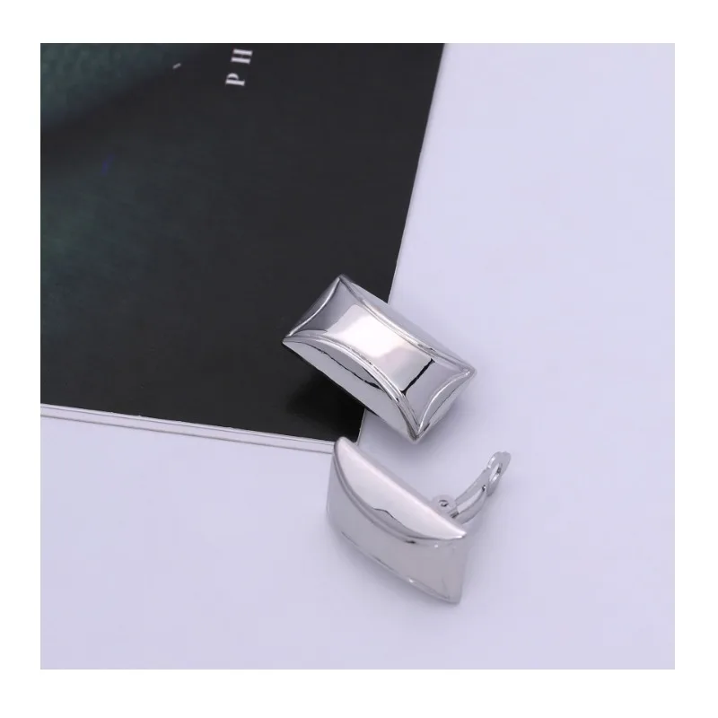 

New High-end Ear Clips Fashionable Women's Personality Square Versatile Retro Popular Earrings