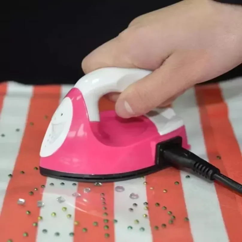 

Mini Electric Iron Portable Travel Craft Clothing Sewing Pad Electric Protection Household Cover Iron Supplies