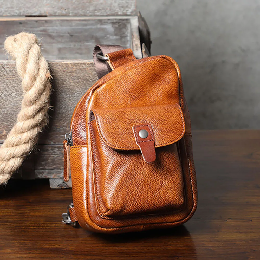 S.WORKER Handgefertigte Herren-Brusttasche aus Vollnarbenleder, Modische Umhängetasche für Telefon und Schlüssel – Detail 8