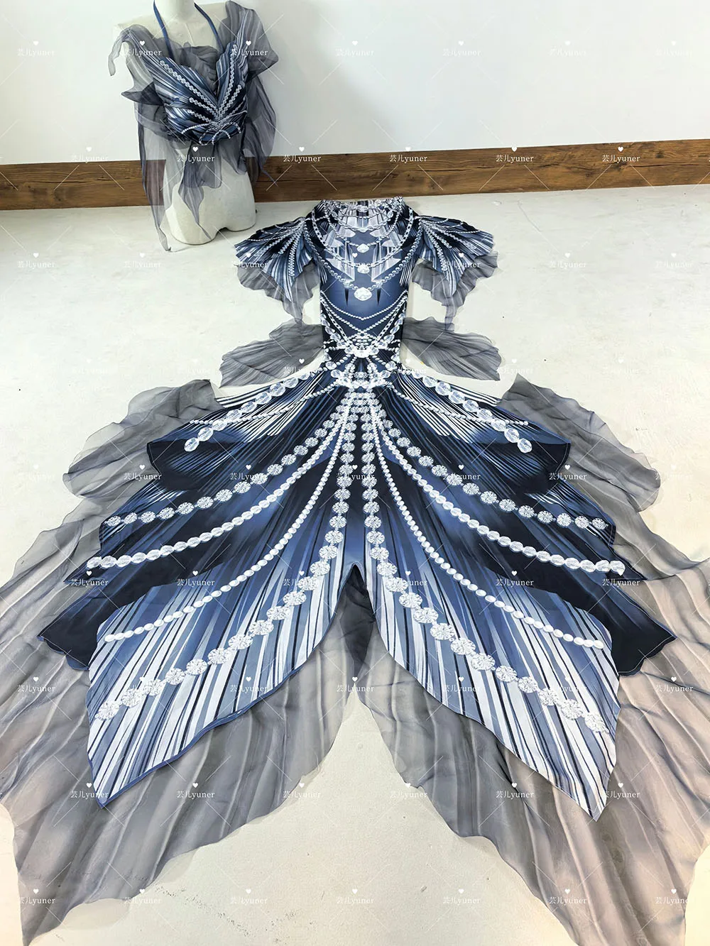 

Luxury Woman Mermaid Tail For Swimming Adult Swimmable Swimsuit Can Add Monofin Diving Model Photoshoot Acting Courses Cosplay