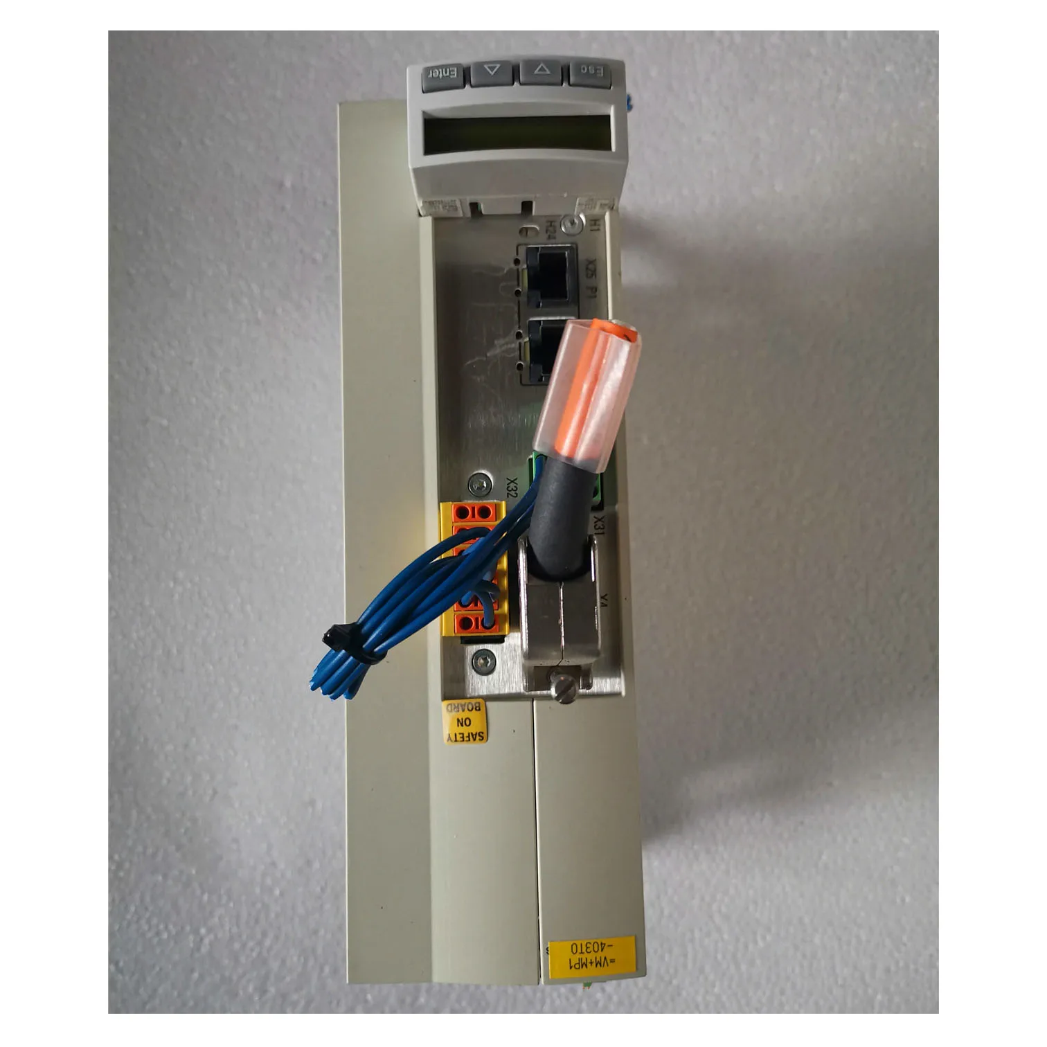 

HCS01.1E-W0018-A-03-B-ET-EC-NN-L4-NN-FW Сервопривод
