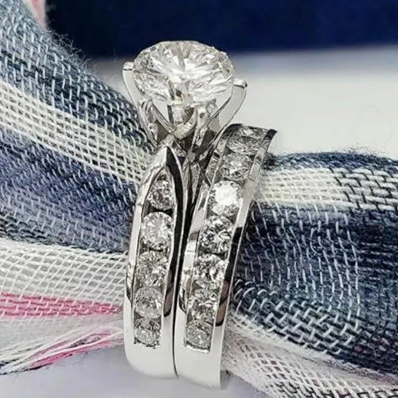 Huitan คลาสสิกและเรียบง่ายรอบ Cubic Zirconia 2 PC แหวนผู้หญิงโมเดิร์นหรูหราหมั้นอุปกรณ์เสริม Eternity เครื่องประดับ