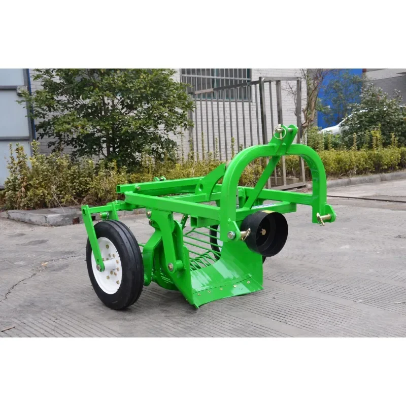 Agricultural mini tractor PTO drive 3-point hitch small potato harvester potato digger