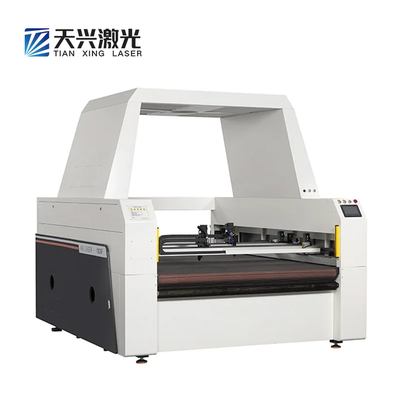 Niet-geweven stof snijmachine voor monsterstof, pluche, rubber, hout, MDF, professionele CNC lasergraveermachine met perforator