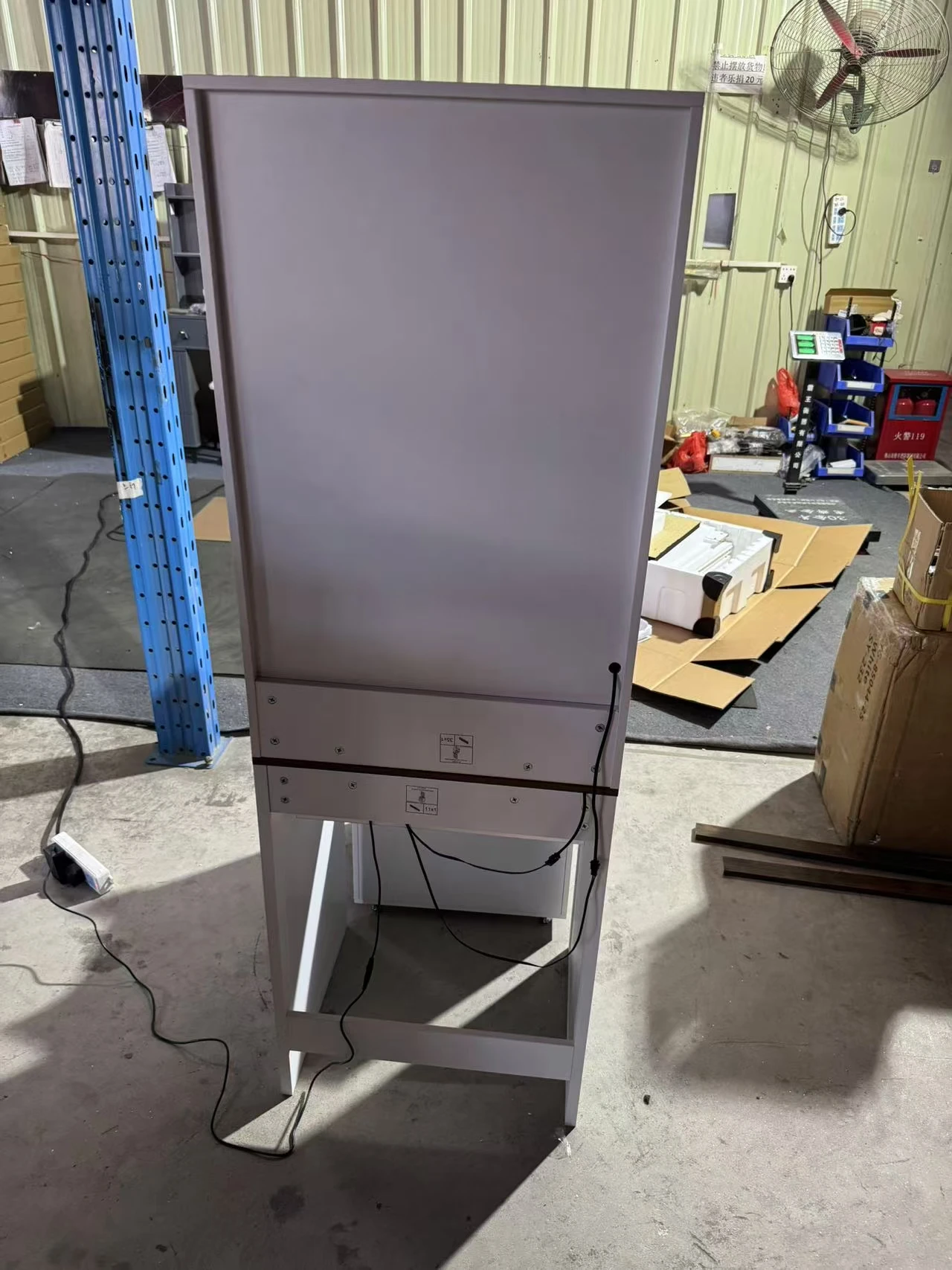 مكتب الزينة JDPAG مع مرآة وأضواء، مجموعة مكياج صغيرة الحجم مع مقعد تخزين مخفي