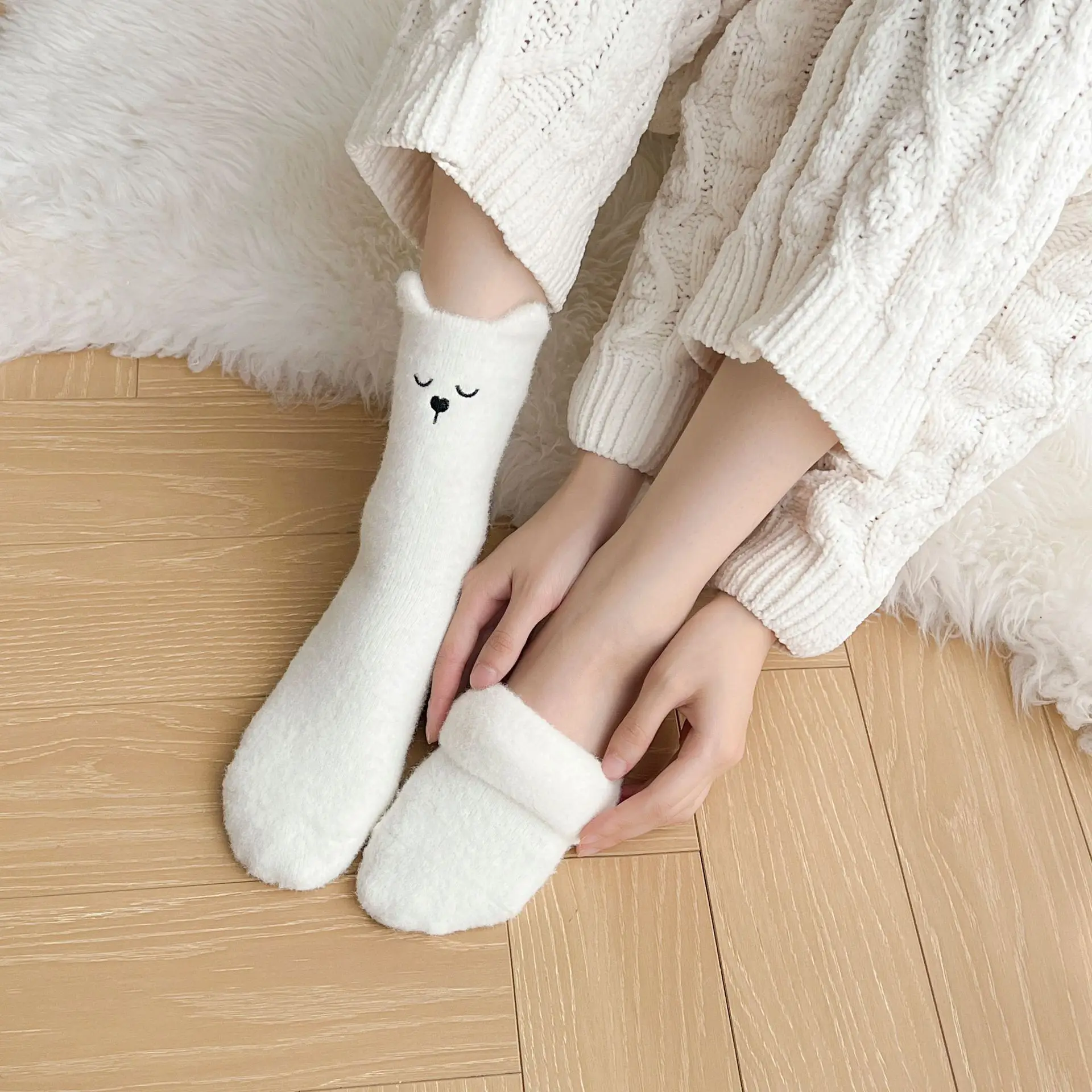 Women's Cute Soft Fleece Sock Autumn Winter Embroidery Funny Expression Velvet Warm Thick Sock Non-slip Stockings 3Pairs