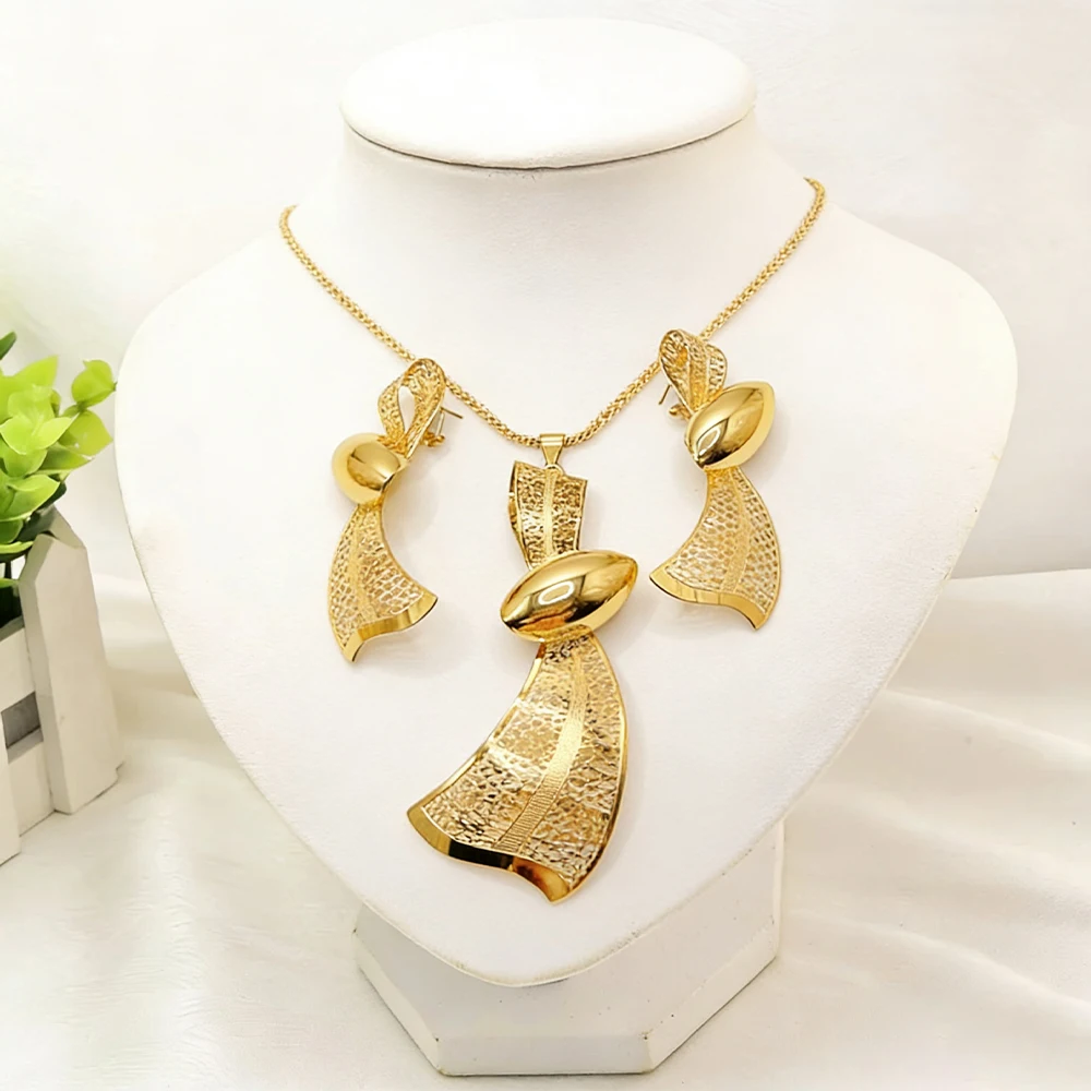 

Luxury Women Necklace with Earrings Set African Classic Gold Color Jewelry Sets Lager Necklace Earrings Jewelry for Lady Daily