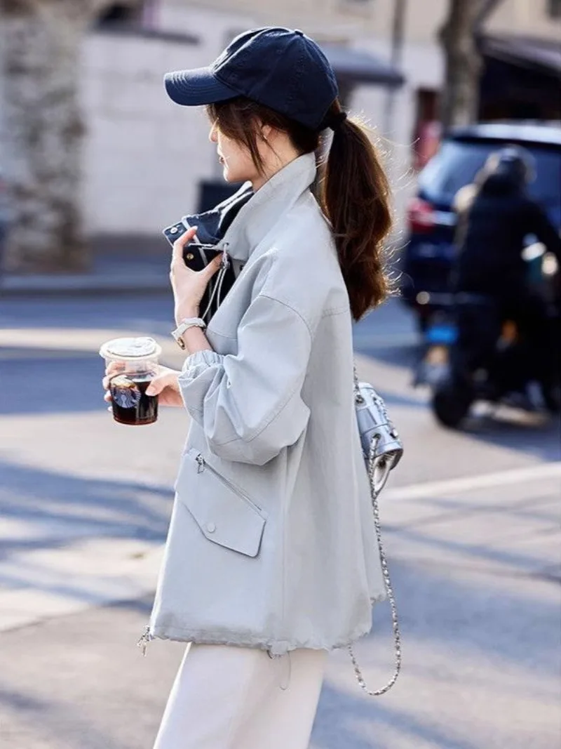 

Осеннее пальто, темпераментный плащ контрастного цвета, новинка 2025, корейская версия, повседневная свободная универсальная куртка, верхняя женская оснастка