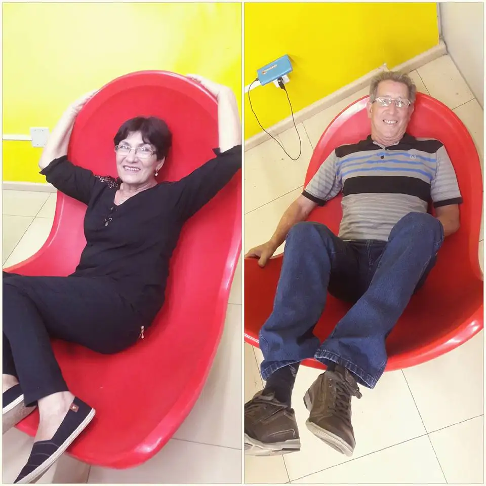 كرسي متأرجح عائم على سرير شمسي عائم مائي لحديقة كراسي استلقاء للتشمس منصة فندق شاطئ كرسي استلقاء للتشمس سرير شمسي عائم