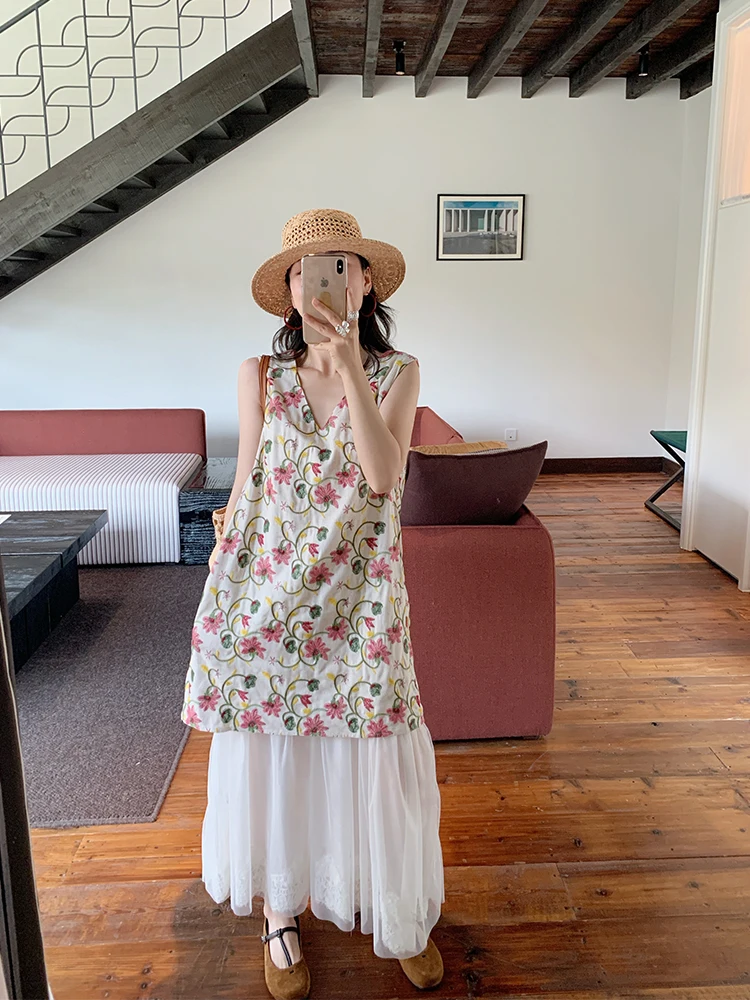 

Gold Suzhi Floral Embroidery Patchwork Linen Summer Korean Loose Sleeveless Mesh Long Dress Trendy V-neck Backless Dress